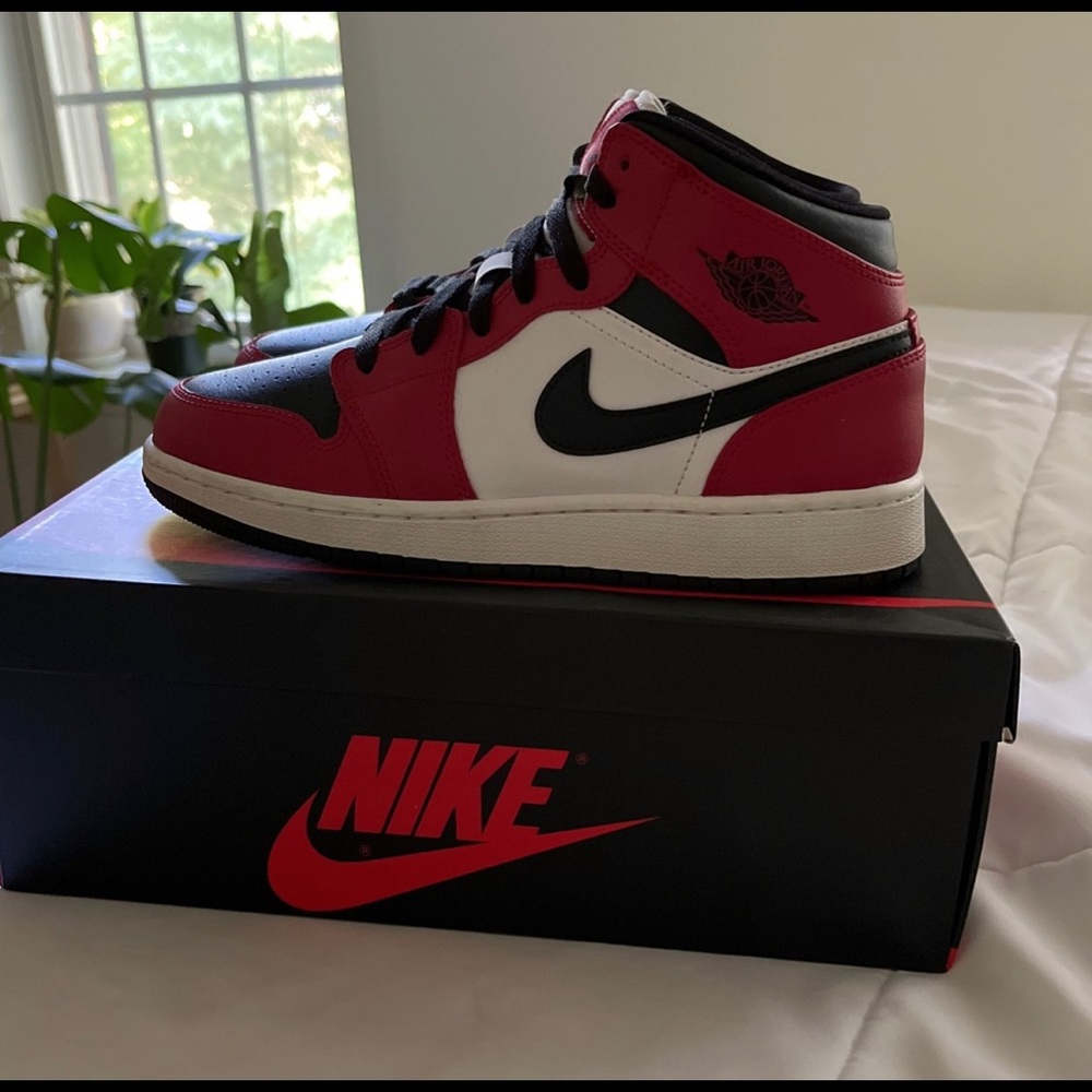 Jordan 1 “Chicago”